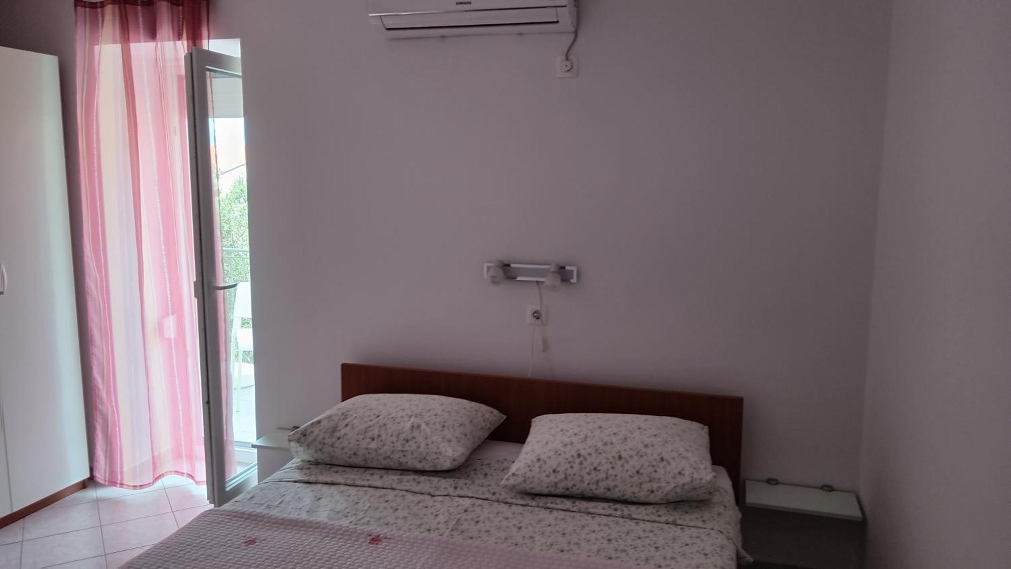 Artneo Apartmani Novalja Luaran gambar