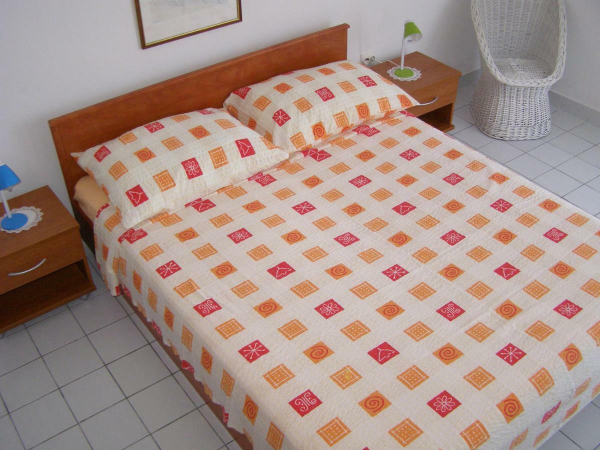 Artneo Apartmani Novalja Luaran gambar