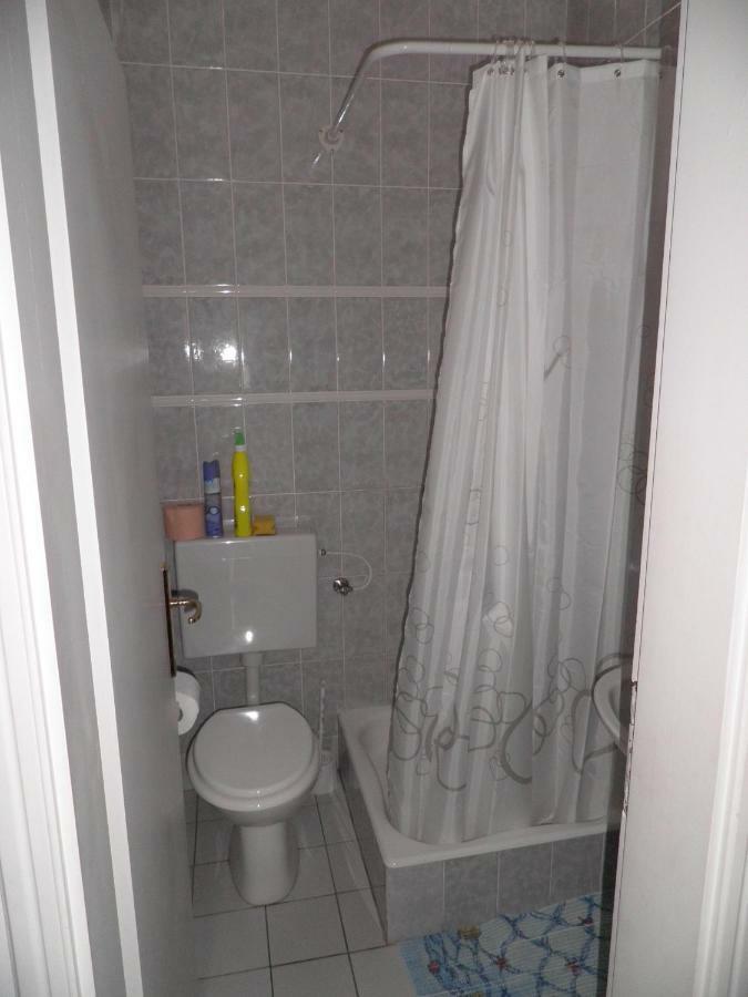 Artneo Apartmani Novalja Luaran gambar